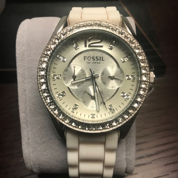 Women’s Fossil Watch - Picture 1 of 2